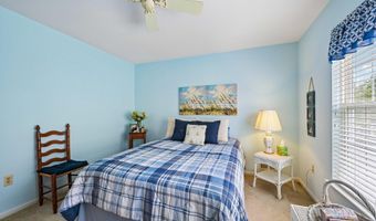 18 Peaksail Dr, Bayville, NJ 08721