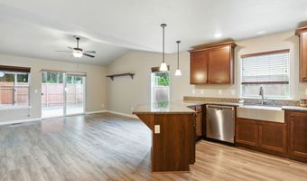 1064 NECARNEY St, Rockaway Beach, OR 97136