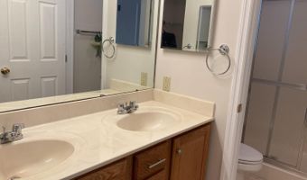 305 Parktrail Ln, Delhi, OH 45238