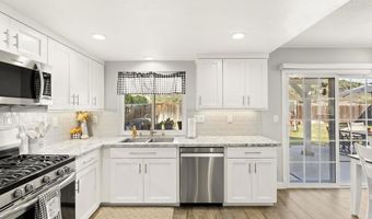 2412 Lake Forest St, Escondido, CA 92026