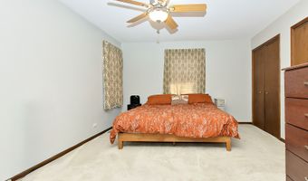 672 Garys Dr, Antioch, IL 60002