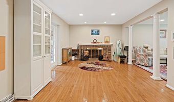 9220 BURNETTA Dr, Annandale, VA 22003