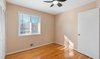 7852 OREANA Dr, Annandale, VA 22003