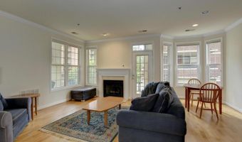1320 N WAYNE St N 307, Arlington, VA 22201