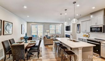 8030 Downy Oak Ln, Charlotte, NC 28269