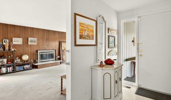 697 Oak Knoll Dr, Ashland, OR 97520