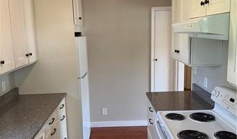 17 Saltaire Ave, Narragansett, RI 02882