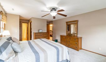 2516 Somerset Dr, Ames, IA 50010