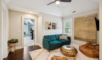 907 S Vail Ave, Arlington Heights, IL 60005