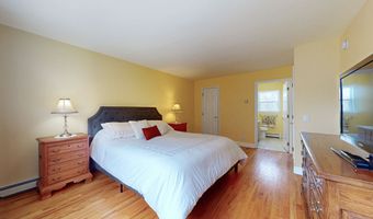 20 Driftway Rd, Danbury, CT 06811
