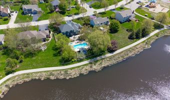 3741 Persimmon Dr, Algonquin, IL 60102
