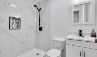 9 Frederick Dr, Bayville, NJ 08721