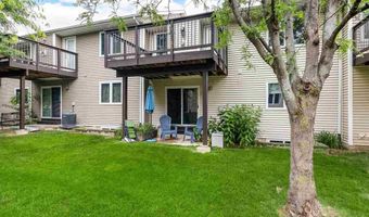 1005 Twilight Dr, North Liberty, IA 52317