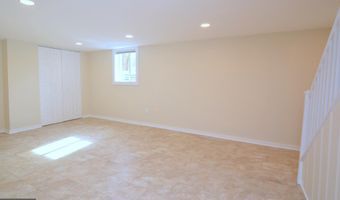 2441 N MCKINLEY St, Arlington, VA 22207