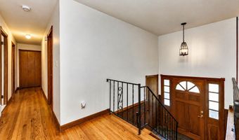 11 Ark Rd, Branford, CT 06405