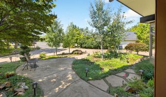 738 Fairway Ct, Ashland, OR 97520