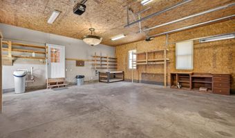 646 S Country Estates Ln, Bloomfield, IN 47424