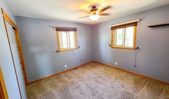 950 APACHE St, Cheyenne, WY 82009