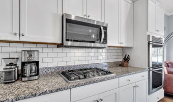 33 Woodchuck Dr, Barnegat, NJ 08005