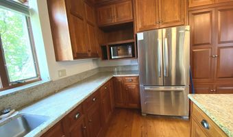 199 Main St, Belfast, ME 04915