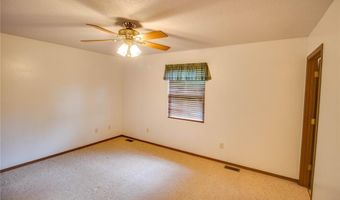 2933 Forest Dr, Alton, IL 62002