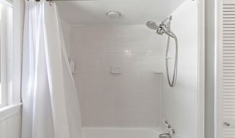 19 Harpoon St, Beachwood, NJ 08722