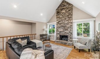 16 Canterbury Dr, Arden, NC 28704
