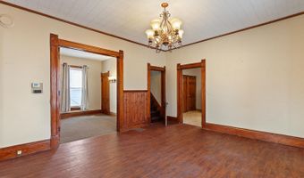 907 E Hunt St, Adrian, MI 49221