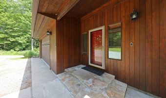 707 Benton Hill Rd, Becket, MA 01223