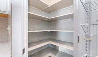 5900 S Sturgeon Way, Boise, ID 83709