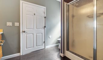10 Raiders Ln, Raymond, NH 03077