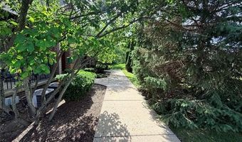 2916 Signature Blvd, Ann Arbor, MI 48103