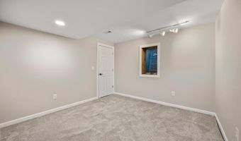 17 Pine Grove Dr, Batesville, IN 47006