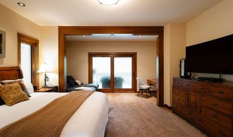 4114 Cochrane Pkwy, Ames, IA 50014