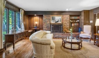 56 Meadowbrook Country Club Est, Ballwin, MO 63011
