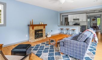 1302 Crest Dr, Aberdeen, NC 28315