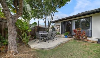 823 Kalalea St, Honolulu, HI 96825