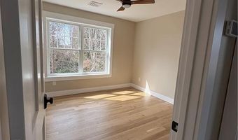 19 Traymore St, Charlestown, RI 02813