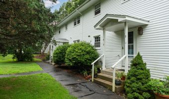 22 College St APT 3, Clinton, CT 06413