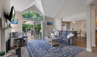 5 Sea Knoll Ct, Bourne, MA 02532