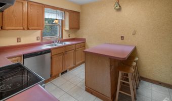 86 Superstitious Dr, Athens, NY 12015