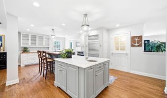 12601 N Osage Rd, Anchorage, KY 40223