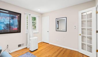 5801 DEVONSHIRE Dr, Bethesda, MD 20816