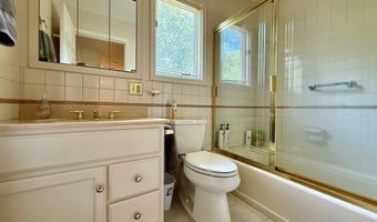 105 Beechwood Dr, Beaver, WV 25813