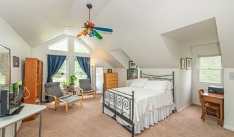 1 Victoria Pines Ln, Andover, NJ 07848