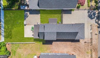 375 E BARNEGAT Ave, Bayville, NJ 08721
