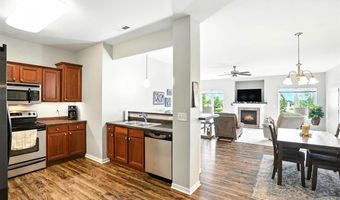 1092 Walnut Ave 117 Bld E, Riverside, IA 52327