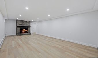 21 E Central Ave, Bergenfield, NJ 07621