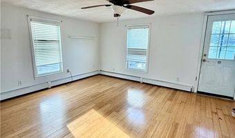 39 Congdon Rd, Narragansett, RI 02882