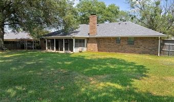 2208 Hickory Dr, Ardmore, OK 73401
